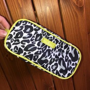 ♥️3 for $20♥️ NWOT modella markup travel bag